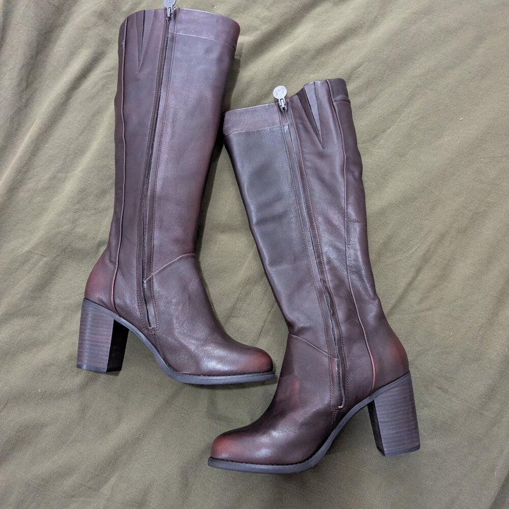 New Leather Heeled Tall Boots - Picture 2 of 3
